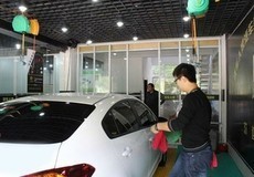 10元搶購超值車用玻璃水，高效去污護玻璃！